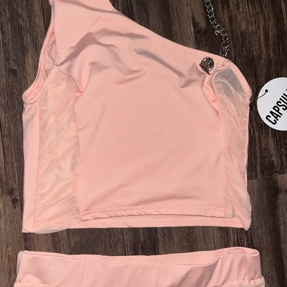 2 PC Legging w/ One-Shoulder Tank Set. Stretchy material. 10/ 10 recommend‼️ - Picture 6 of 10